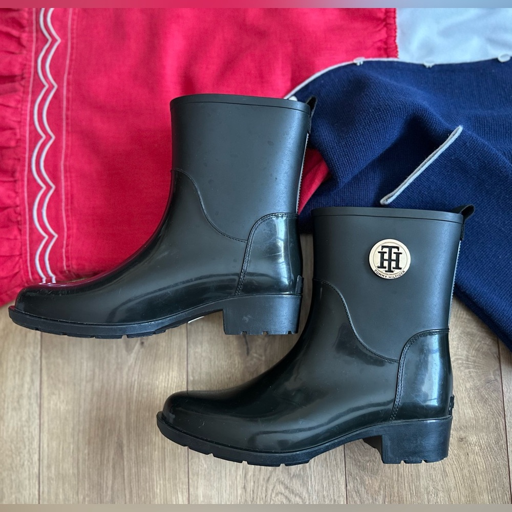 Tommy Hilfiger Kippa Rain Boots | Size 8 | Classic Pull-On